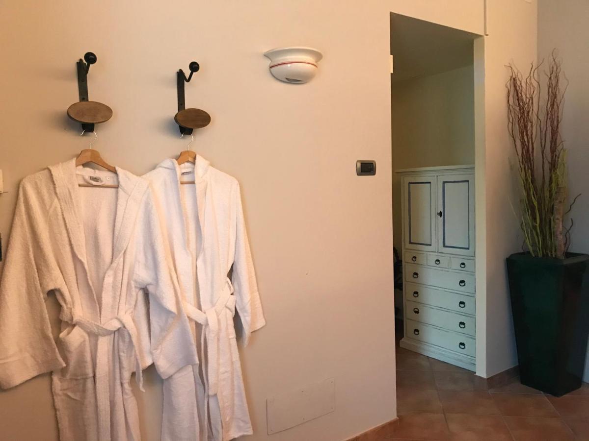 Residence Ulivi Cavaion Veronese Bagian luar foto