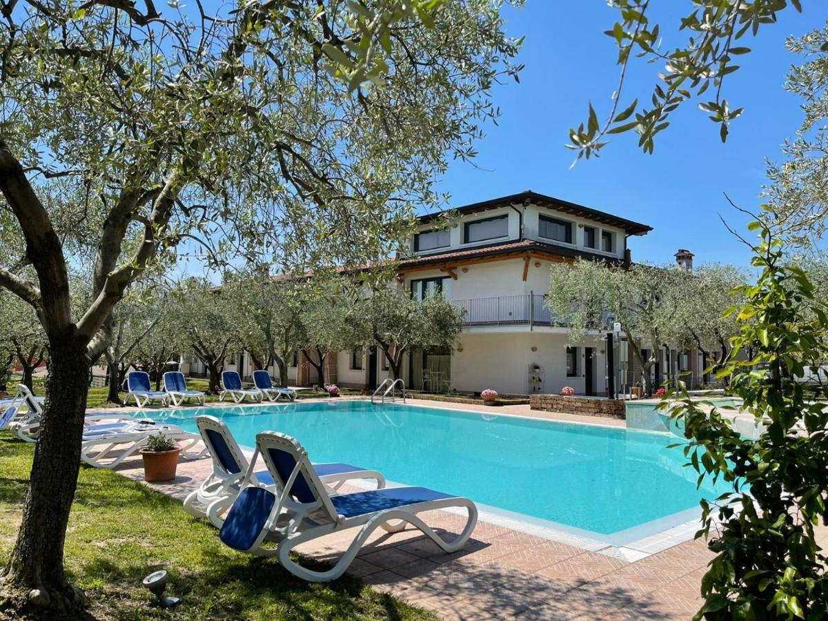 Residence Ulivi Cavaion Veronese Bagian luar foto