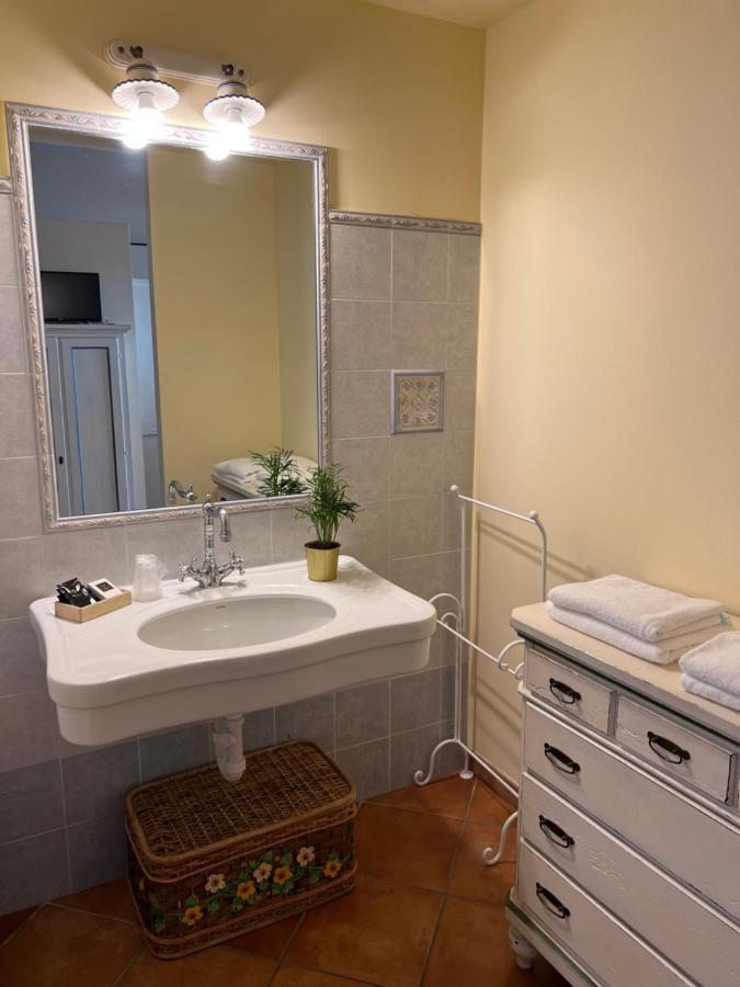 Residence Ulivi Cavaion Veronese Bagian luar foto