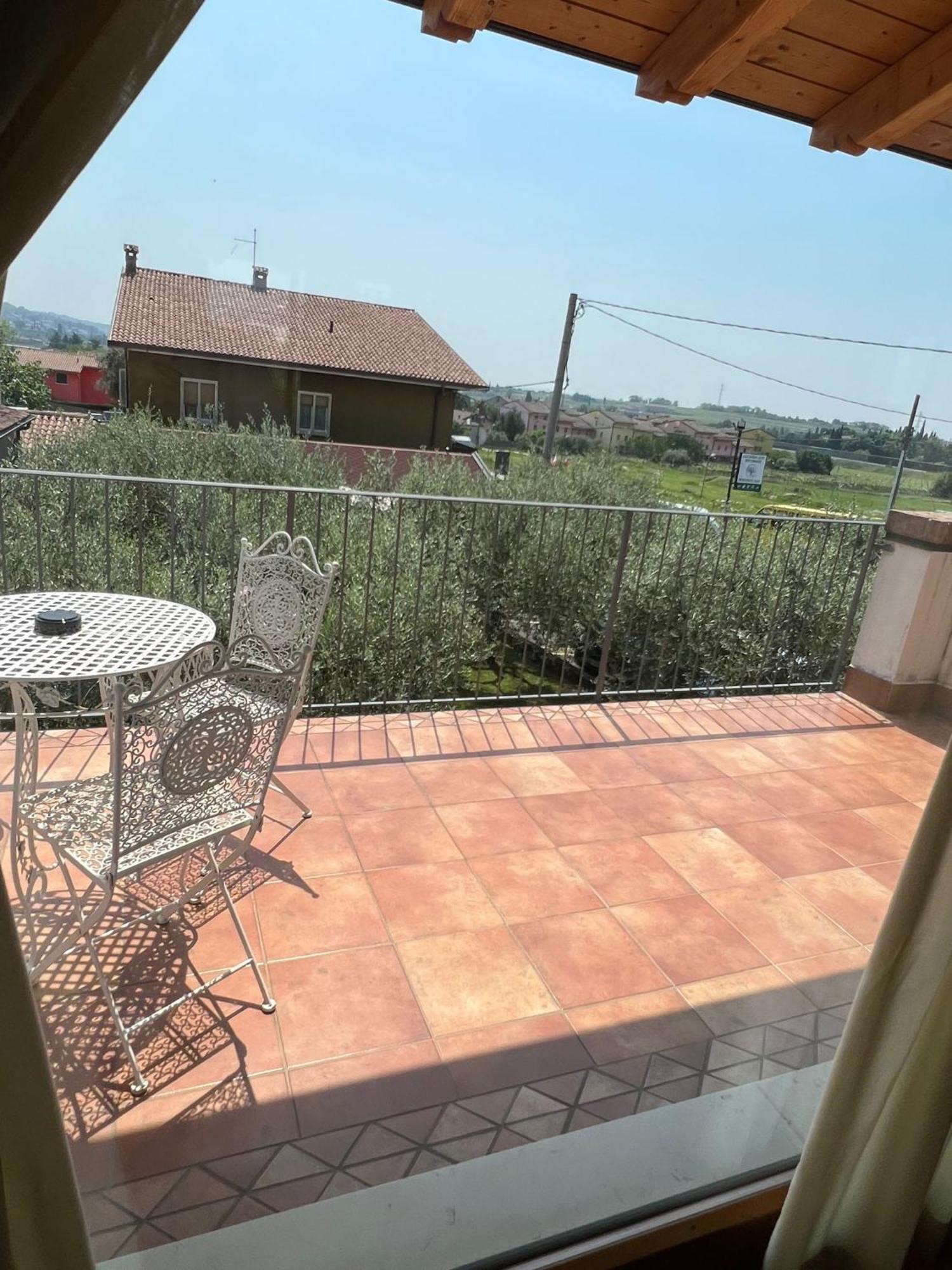Residence Ulivi Cavaion Veronese Bagian luar foto