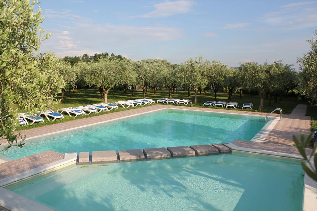 Residence Ulivi Cavaion Veronese Bagian luar foto